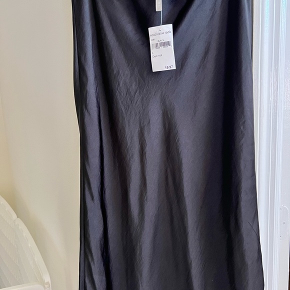 Beatifull skirt new with tag very soft material - Picture 5 of 11